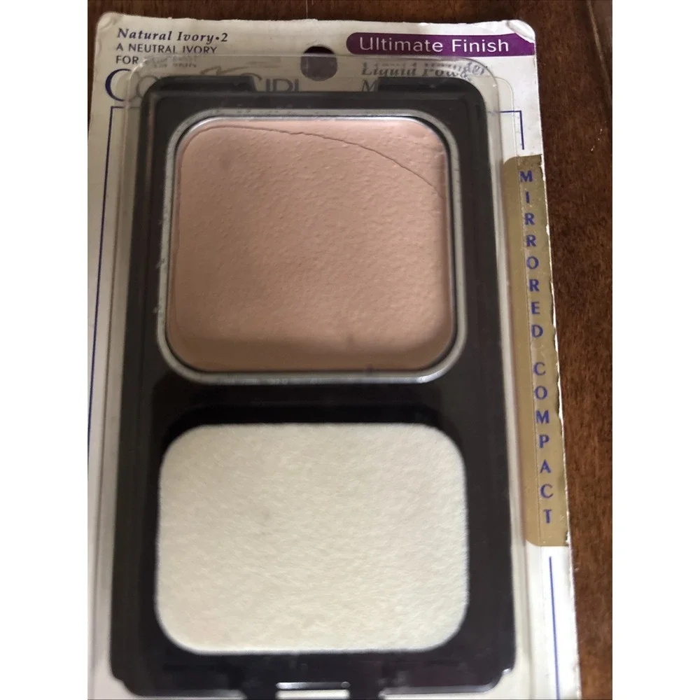 Covergirl Ultimate Finish Liquid Powder Make-Up‎ NATURAL Ivory -2